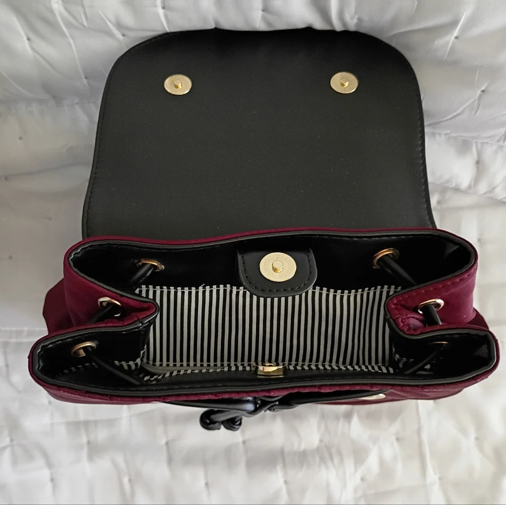 JM Collections Quilted Backpacl - Picture 3 of 9